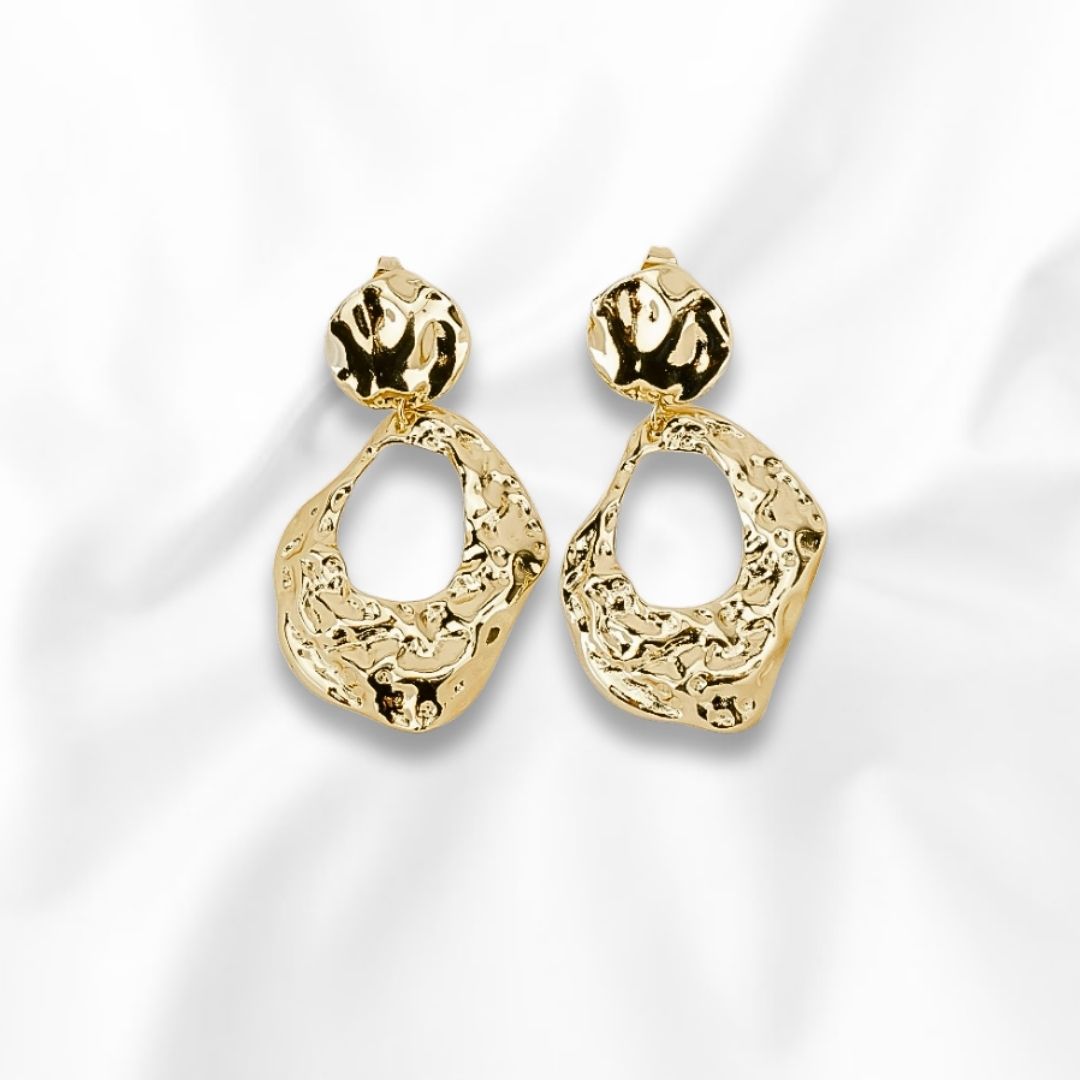 Arete Broquel Grande con Diseño de Aro Derretido Colgante