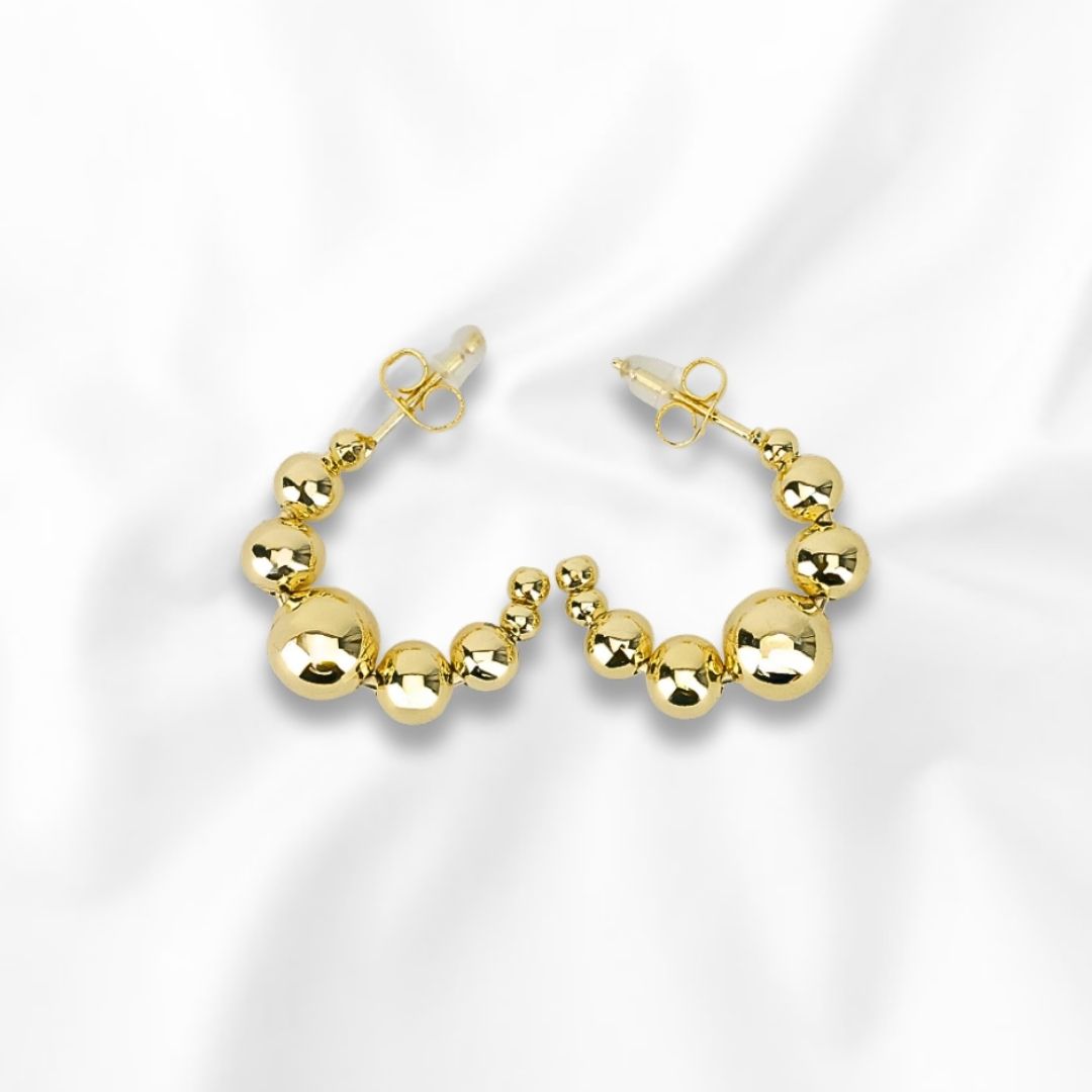 Arete Arracada con Diseño de Esferas